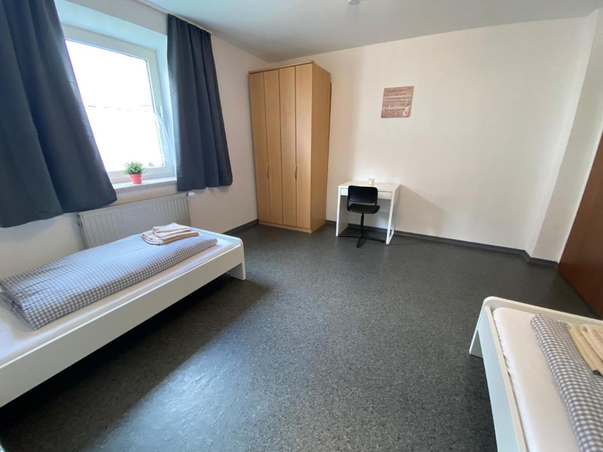 Ferienzimmer * Fischach